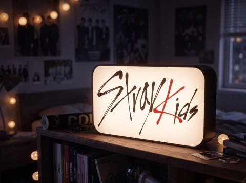 Lampka LED z logo Stray Kids, podświetlenie RGB